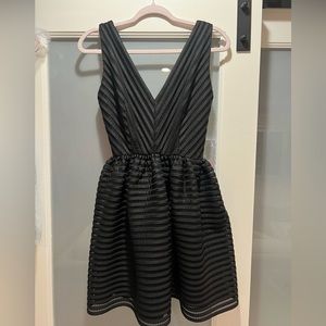 Classic Love…ady Black Sleeveless V Neck Fit and Flare Dress Size Small